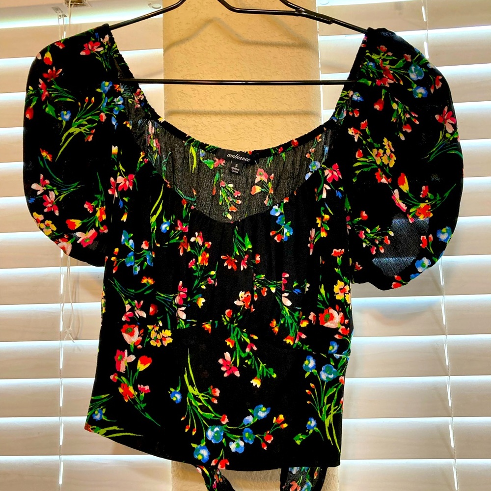 💐Cure Crop Blouse 💐